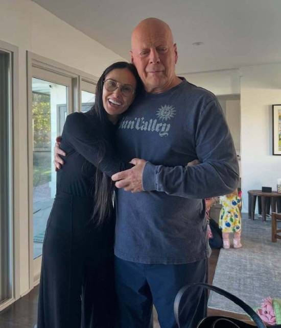 【QY球友会】额颞叶痴呆症日益严重 布鲁斯·威利斯死后将捐出大脑用于医学研究