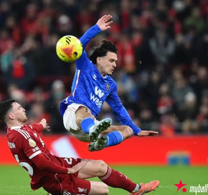 迈博体育:英超-维尔茨造乌龙范迪克致丢球