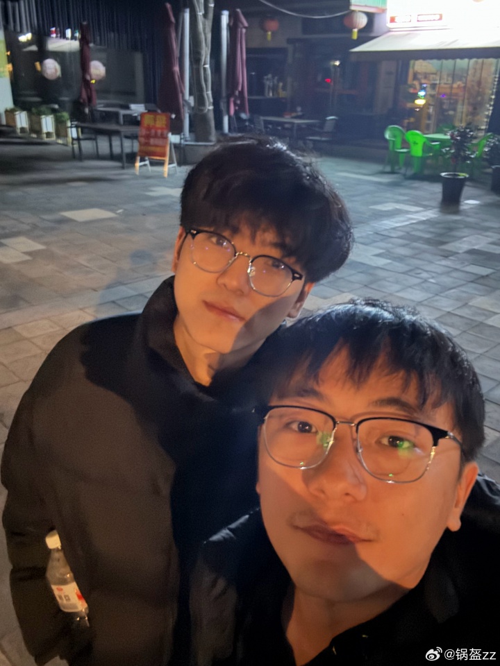 前iG经理锅盔晒与Zika：离开LNG时队伍极力挽留，但小唐想离开看看