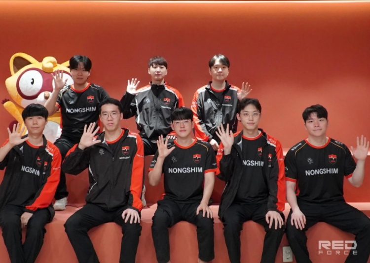 【QY球友会】挺进Kespa杯四强,NS发布队伍合照:我会在上岩现场见你