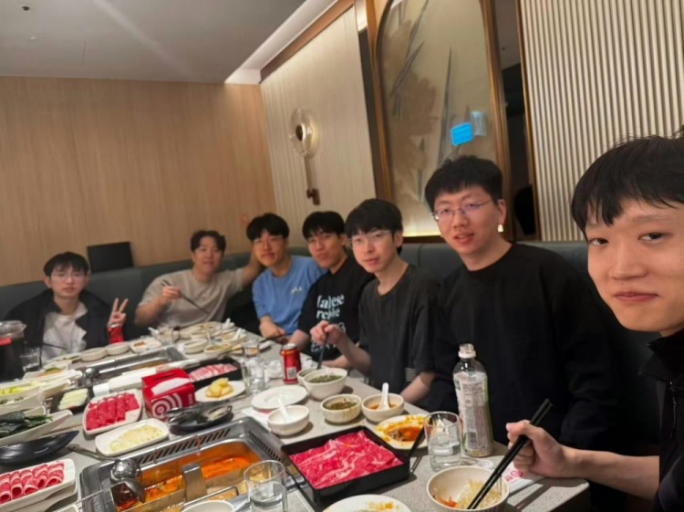 【QY球友会】AL官方分享选手团建：26AL海底捞 整整齐齐