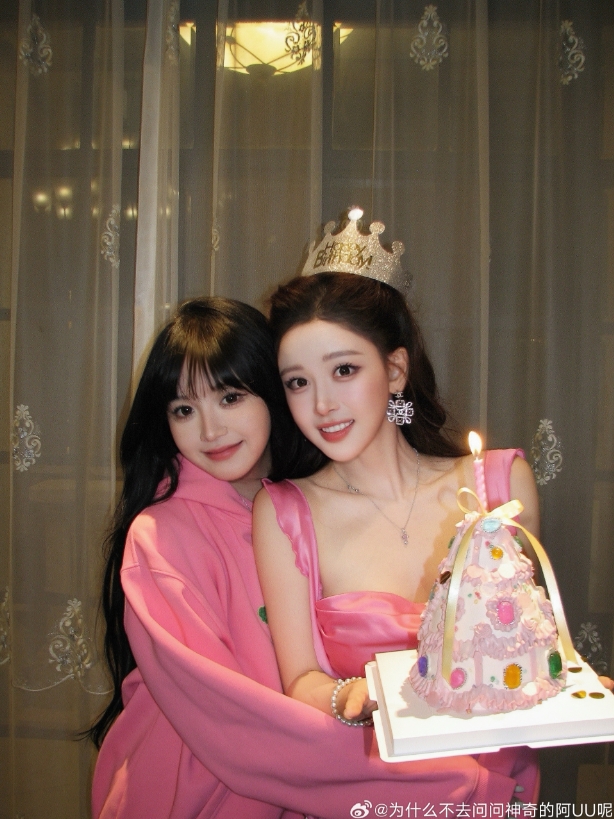 【QY球友会】S3亚军中单前女友UU妹晒照：生日快乐🎂