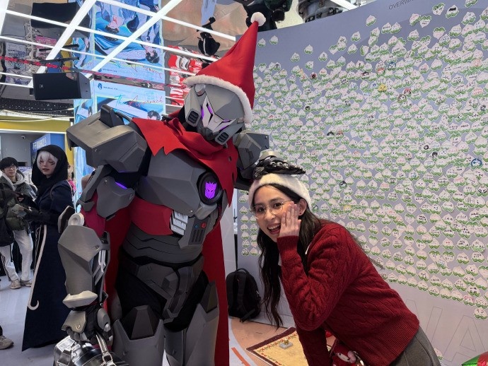 【QY球友会】守望先锋主持人小霜晒照：杭州圣诞茶话会太有意思啦🥳