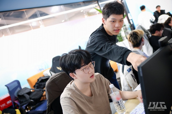 【QY球友会】出什么问题了❓BLG苦吞德杯第二败：先后被OMG/JDG两队零封横扫