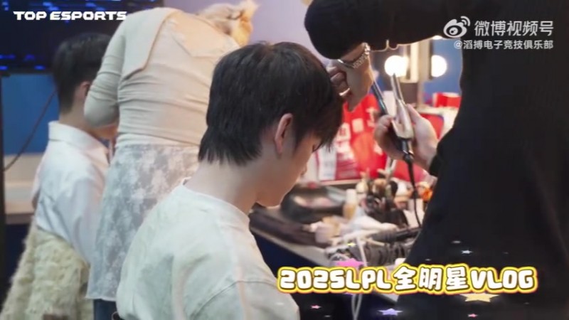 TES发布LPL全明星VLOG：和桃仁一起感受LPL全明星的快乐氛围