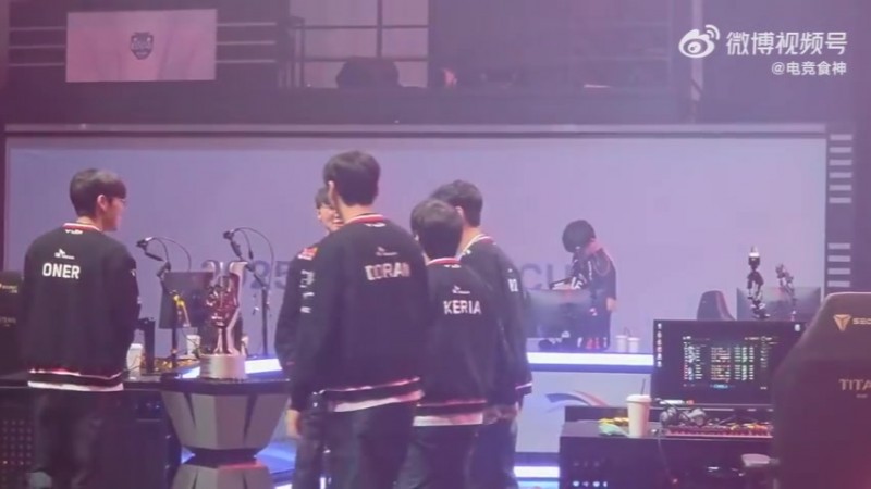 【QY球友会】这一冠献给Peyz！KeSPA杯夺冠后Faker让peyz先捧杯