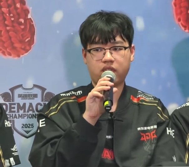 【QY球友会】JDG.xiaoxu:可能大家今天比较紧,后面会调整回来的