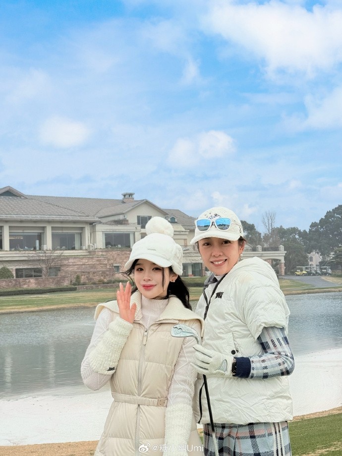 【QY球友会】糖小幽晒照：嘻嘻～和高能量的姐姐一起就是很开心！ ​​​