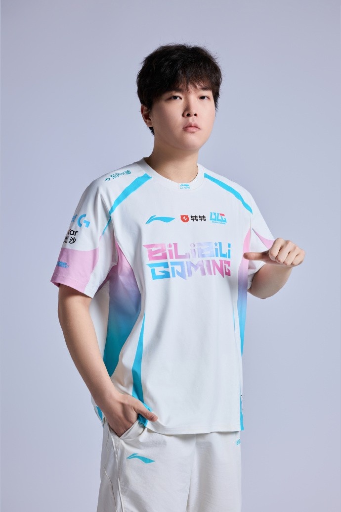 【QY球友会】BLG晒2026LPL定妆照：帅气地开启全新赛季！