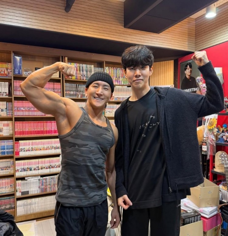 【QY球友会】韩国只有这一个健身房嘛🤔健身教练分享和TheShy合照