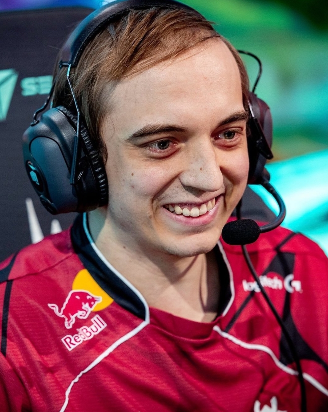 【QY球友会】G2战队官推整活:Caps曾表示他将在未来500年内从《英雄联盟》中退役