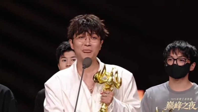 【QY球友会】Cat获2025年度最具影响力赛事主播：这个赛场真的太让人迷恋了