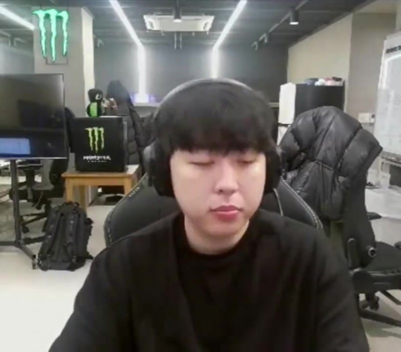 【QY球友会】Kanavi：直播留言有一半都是中文啊，那我用中文谢谢中国粉丝吧