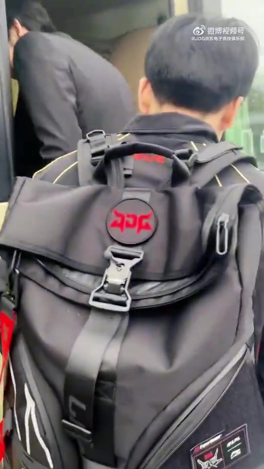 【QY球友会】JDG分享赛场花絮：新年与苏州主场的第一次见面 今天比赛加油呀