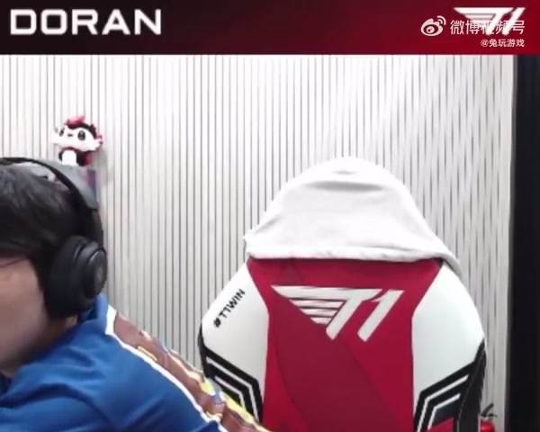 【QY球友会】Doran收到中国粉丝送的3万个气球：首先让我查一下飞往中国的航班