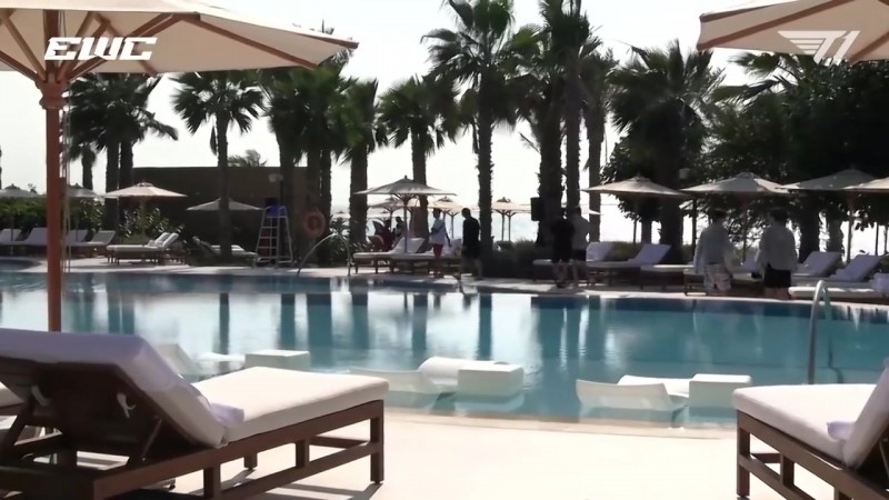 【QY球友会】T1官方发布沙特生存记最后一天：潜水、DIY划艇、逛植物园