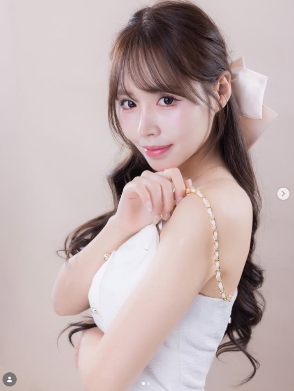 【QY球友会】T1太坏了！Oner姐姐晒照：2026年也请多多关照🧡🧡🧡