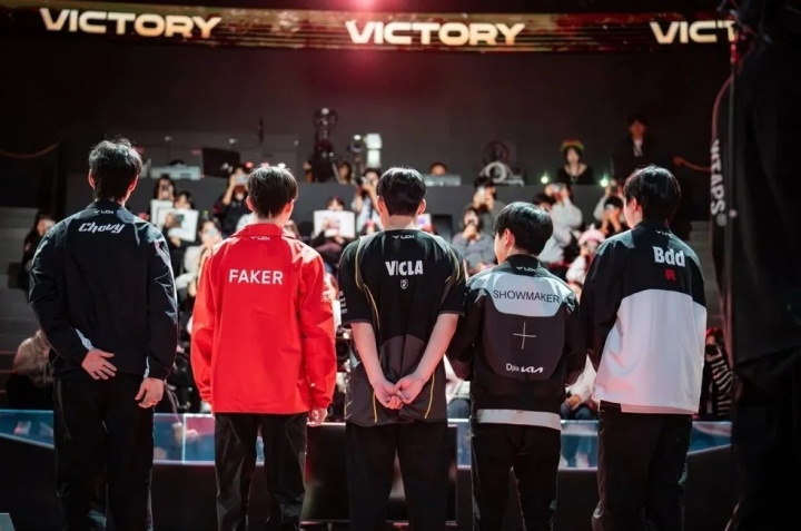 【QY球友会】自18年后，VicLa成为第六位代表LCK出征国际赛事的中单选手