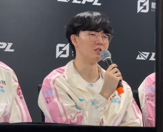 【QY球友会】Viper：去年先锋赛就五个队没什么意思，今年是很好的机会能卫冕