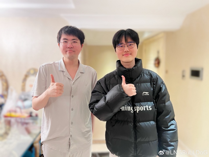 【QY球友会】中韩“姿态”见面！LNG中单BullDog晒出今天做客姿态直播间合照
