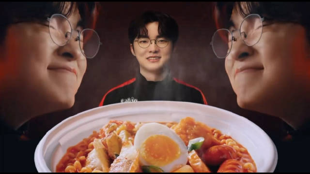 【QY球友会】Faker与韩国食物品牌的最新视频广告：经典韩式泡面+年糕/豆腐
