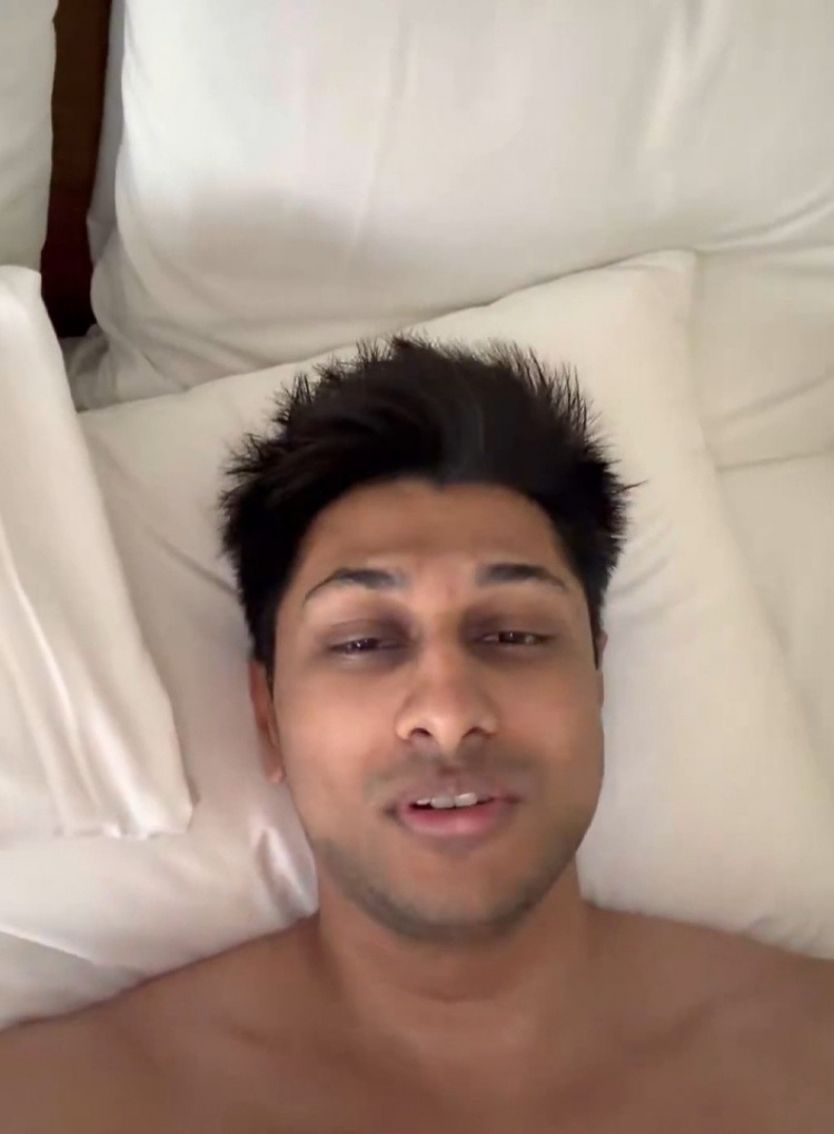 【QY球友会】印度上单Dhokla晒照: 我的Faker联名雷蛇鼠标🥲