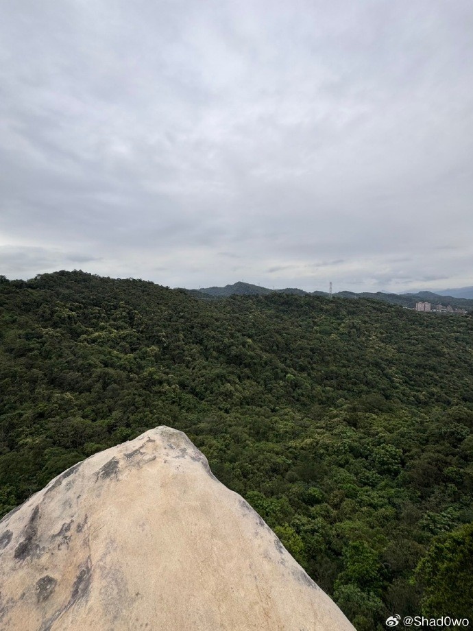 【QY球友会】Shad0wo分享生活照:团建爬山日,依旧是体力最差的