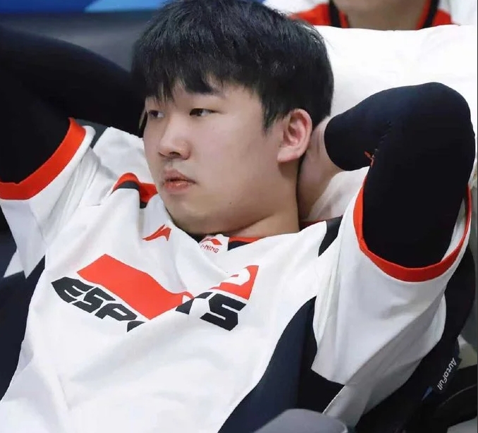 【QY球友会】Reddit热议Naiyou被禁赛：眼看小奶油要C赢了，只能明演了