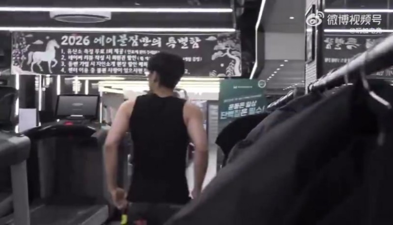 【QY球友会】Oner分享健身房动态：面不改色的推了5KG；Untara在旁边已看呆