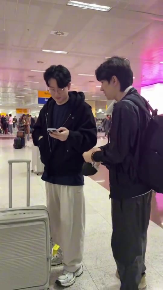 【QY球友会】BLG选手动态：经历意外的延误 Viper、Daeny终于抵达圣保罗