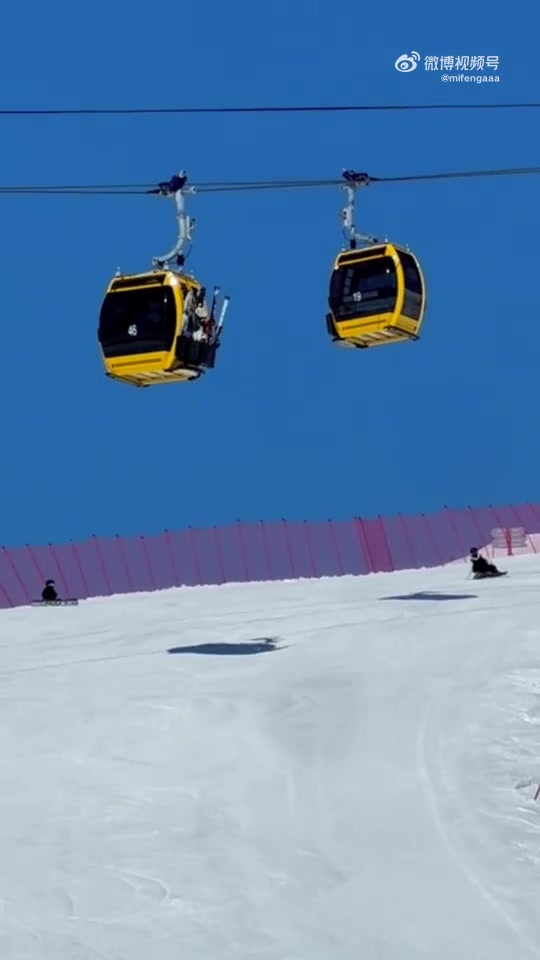 【QY球友会】Godv妻子分享滑雪动态：非要滑得好吗 我胃口好不行吗