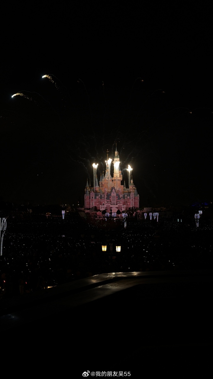 【QY球友会】JackeyLove女友五五更博晒照：上海日记