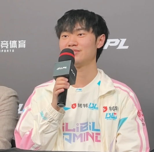 【QY球友会】Knight：因为是我先出英雄，没什么可以Counter的就选了沙皇