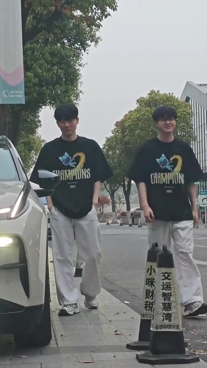 【QY球友会】BLG分享Xun、Viper拍摄花絮：打野抓下还得练，gank节奏不一致啊