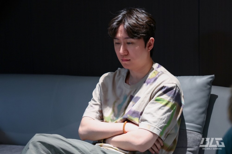 【QY球友会】Daeny赛后：与Viper沟通后决定锁下女警+蜘蛛 ON的蜘蛛玩得非常好