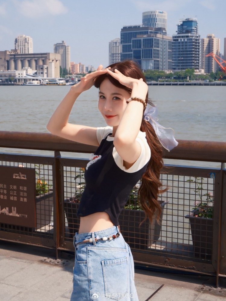 【QY球友会】LPL女解说瞳夕晒照:明天濮院见✧٩(ˊωˋ*)و✧