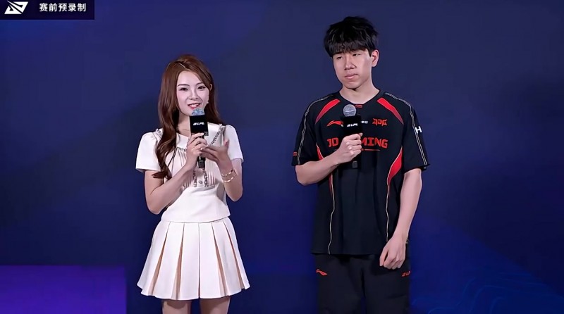 【QY球友会】赛前采访GALA：杰克的对线一直都很凶，今天胜负手在下路