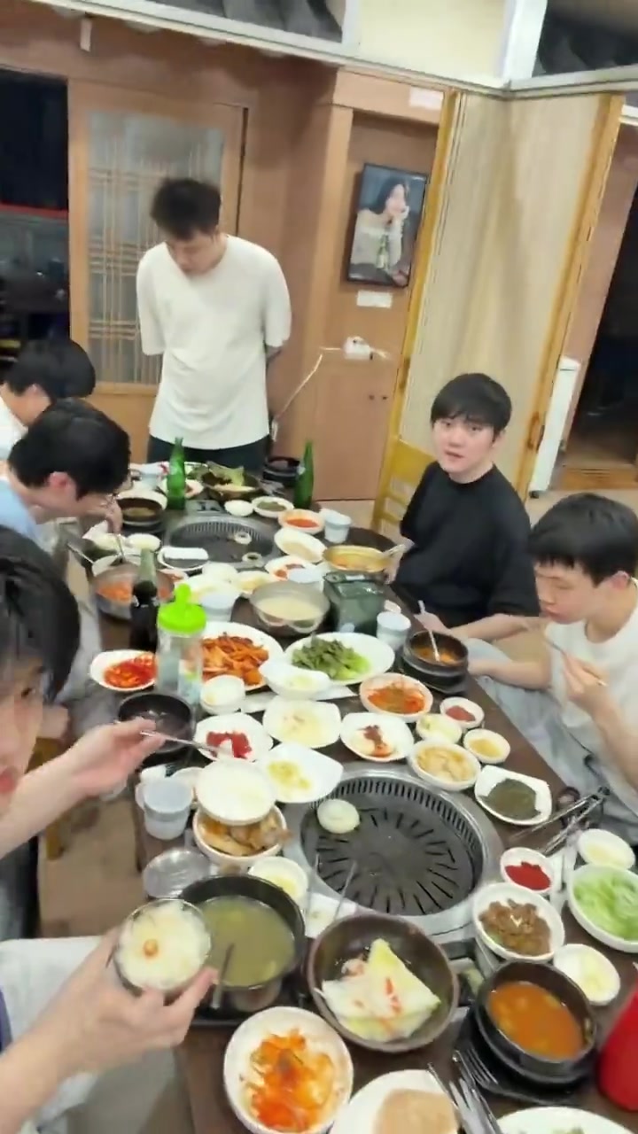 【QY球友会】TES分享选手视频：韩国第一天，烤肉