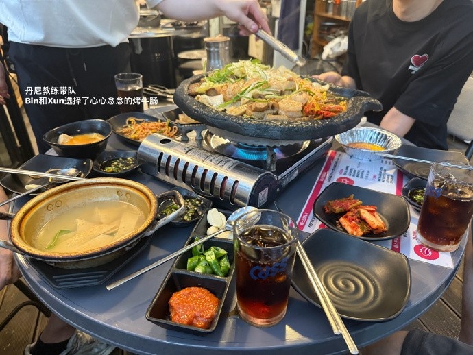 【QY球友会】BLG分享选手日常动态:拍摄日程结束后火速干饭的ON🍴🤤