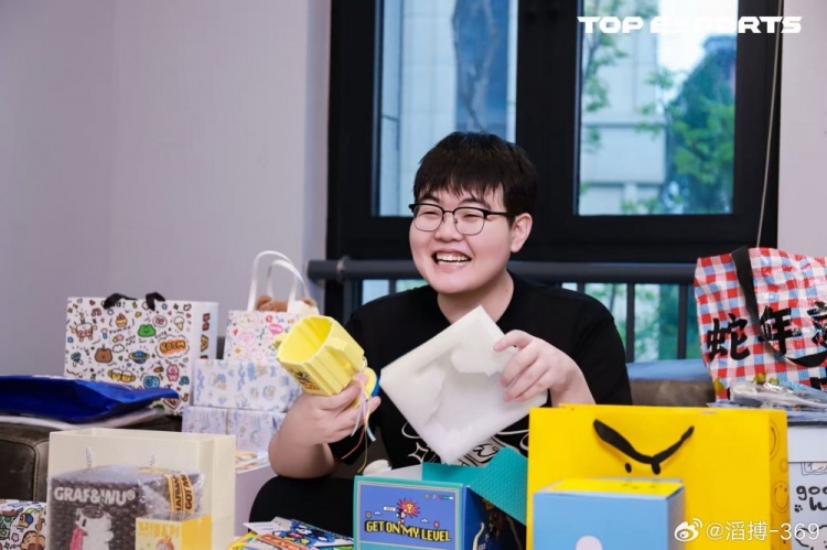 【QY球友会】爆料人:369有可能在第三赛段回归 但不一定是选手身份