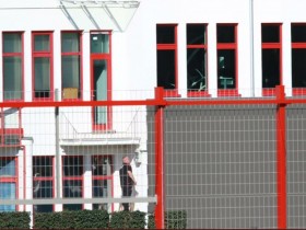 【QY球友会】图片报：纳帅要求的视频墙已完工，其被安装在教练办公室阳台旁