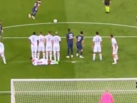 【QY球友会】【视频】现场实拍梅西的任意球破门，球迷大声欢呼梅西名字