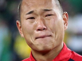 【QY球友会】官方：朝鲜前锋郑大世宣布退役，曾在南非世界杯一哭成名