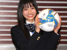 【QY球友会】?15岁模特凛美担任第101届日本高中足球锦标赛应援经理