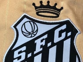 【QY球友会】桑托斯2023年起队徽上将加一顶王冠，以致敬球王贝利