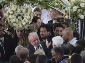 【QY球友会】巴西总统、内马尔父亲到场吊唁贝利，超15万人前往告别仪式现场