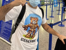 【QY球友会】赛季结束，巴尔加斯晒机场照离开中国：很快会再次见到你们