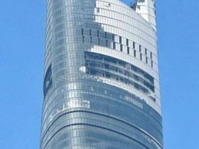 【QY球友会】罕见！中国最高楼上海中心大厦被冻住遭网友调侃：《流浪地球》既视感