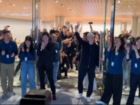 【QY球友会】苹果上海静安 Apple Store 零售店正式开业，库克亲临现场揭幕