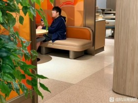 【QY球友会】Bin哥真没去!贴吧网友晒出Bin哥在医院照片 好像真割了双眼皮